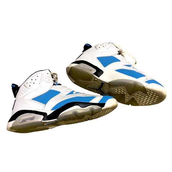 Sneakers - Picture 3 of 7